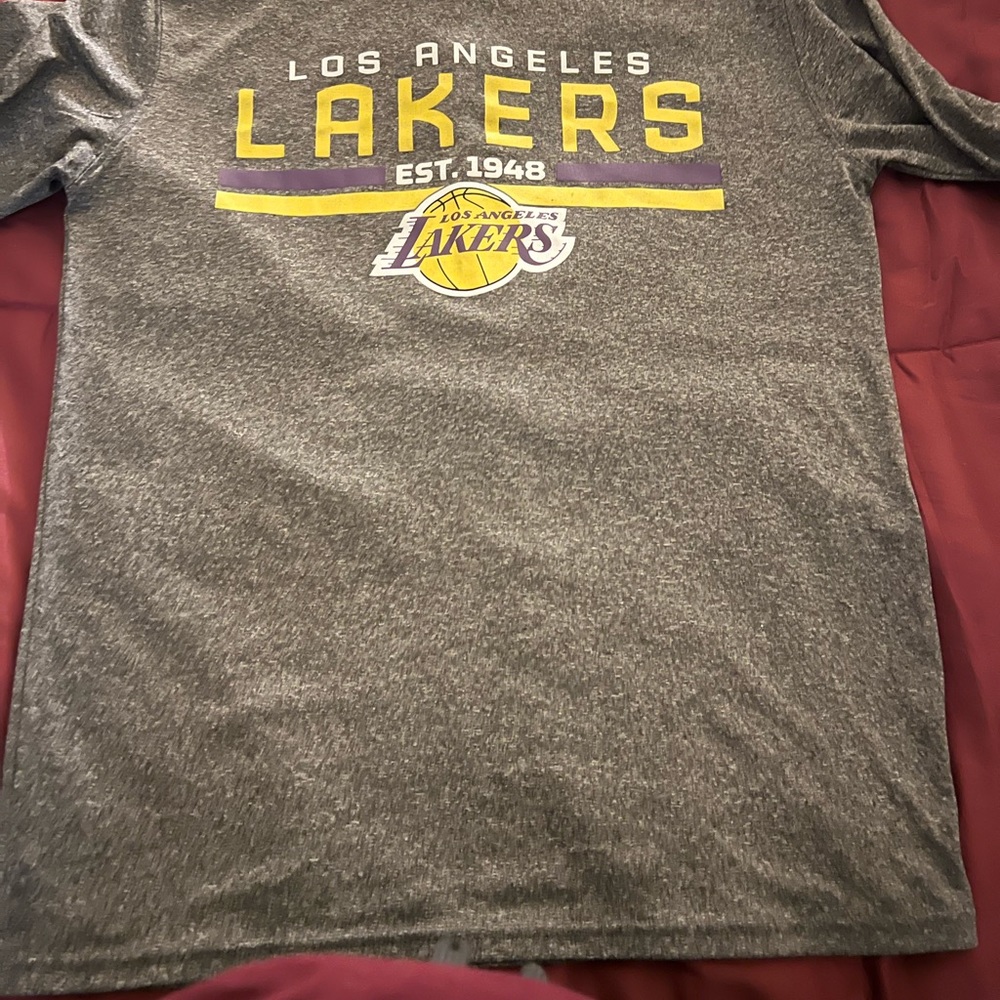 NWOT M UNISEX LOS ANGELES LAKERS LONG SLEEVE GRAPHIC TEE 100% POLYESTER …